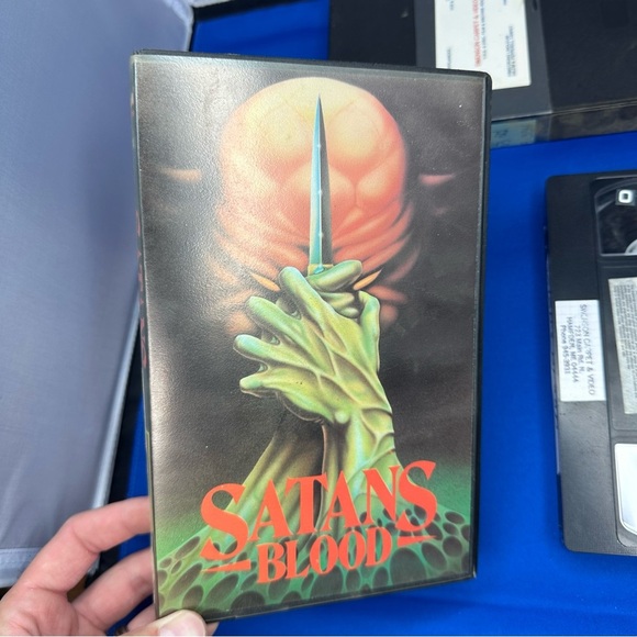Satan’s Blood VHS Clamshell - Rare Vintage Horror - Picture 2 of 7